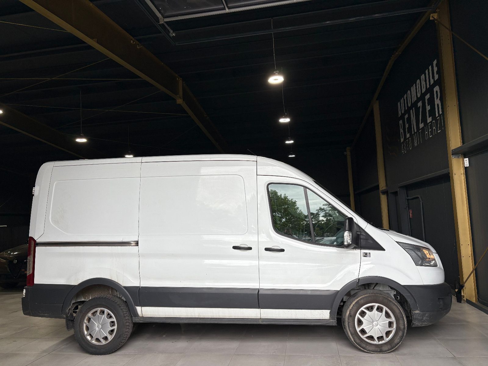 Fahrzeugabbildung Ford Transit Kasten 330 L2 H2Trend/3-SITZ/PDC/KLIMA/