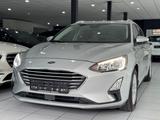 Ford Focus Turnier Cool&Connect *AUTOMATIK*AHK*WINTER - Ford Focus Gebrauchtwagen in Stuttgart