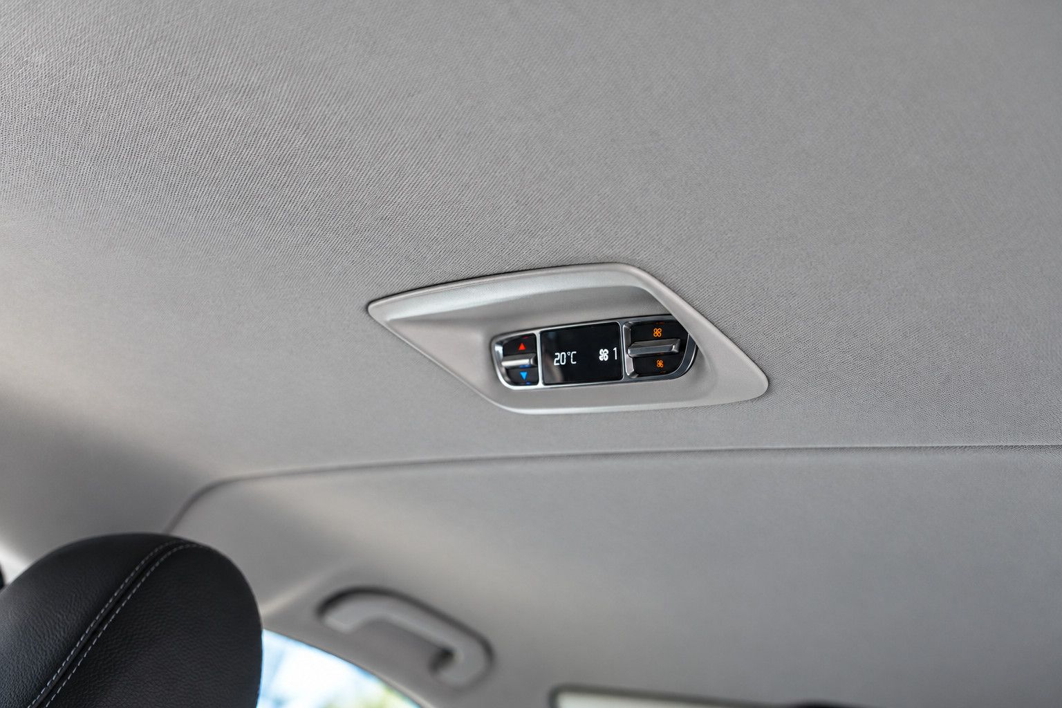 Fahrzeugabbildung Mercedes-Benz V 300d lang *Burmester*360°KAM*6-Sitz*SHZ*Navi