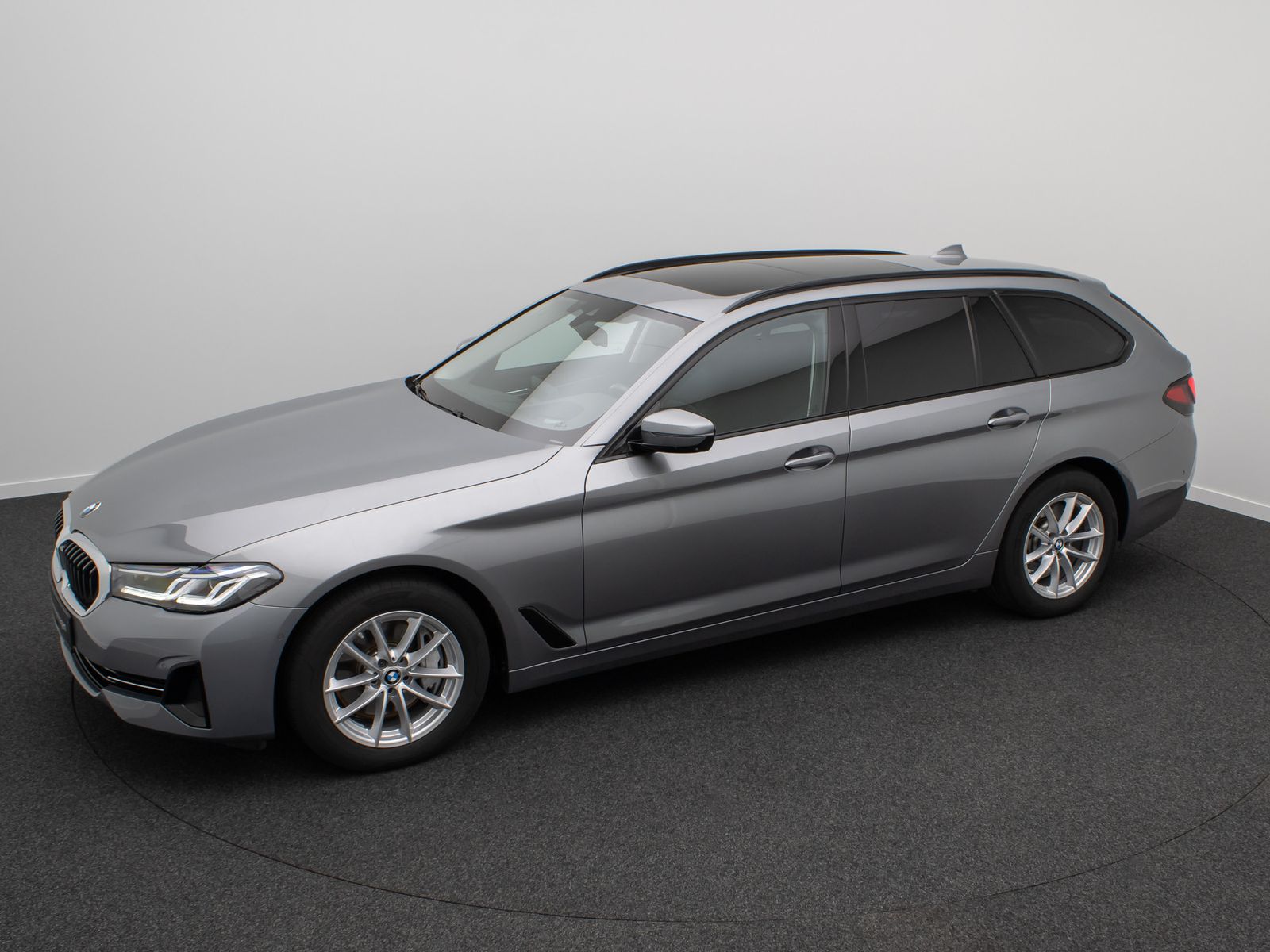 Fahrzeugabbildung BMW 530d Panorama Laser HUD 360&deg; DAB Leder Komfort