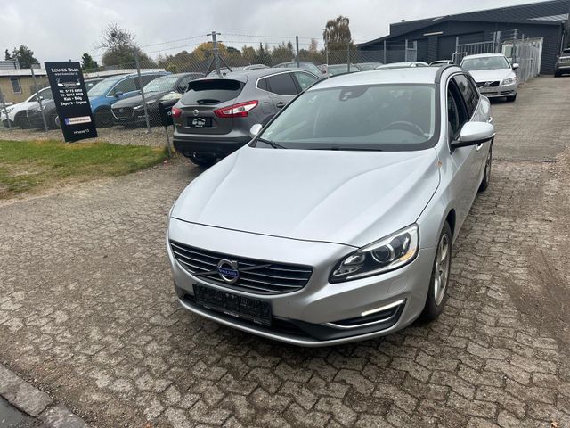 Volvo V60 Kombi Momentum 1.6 benzin