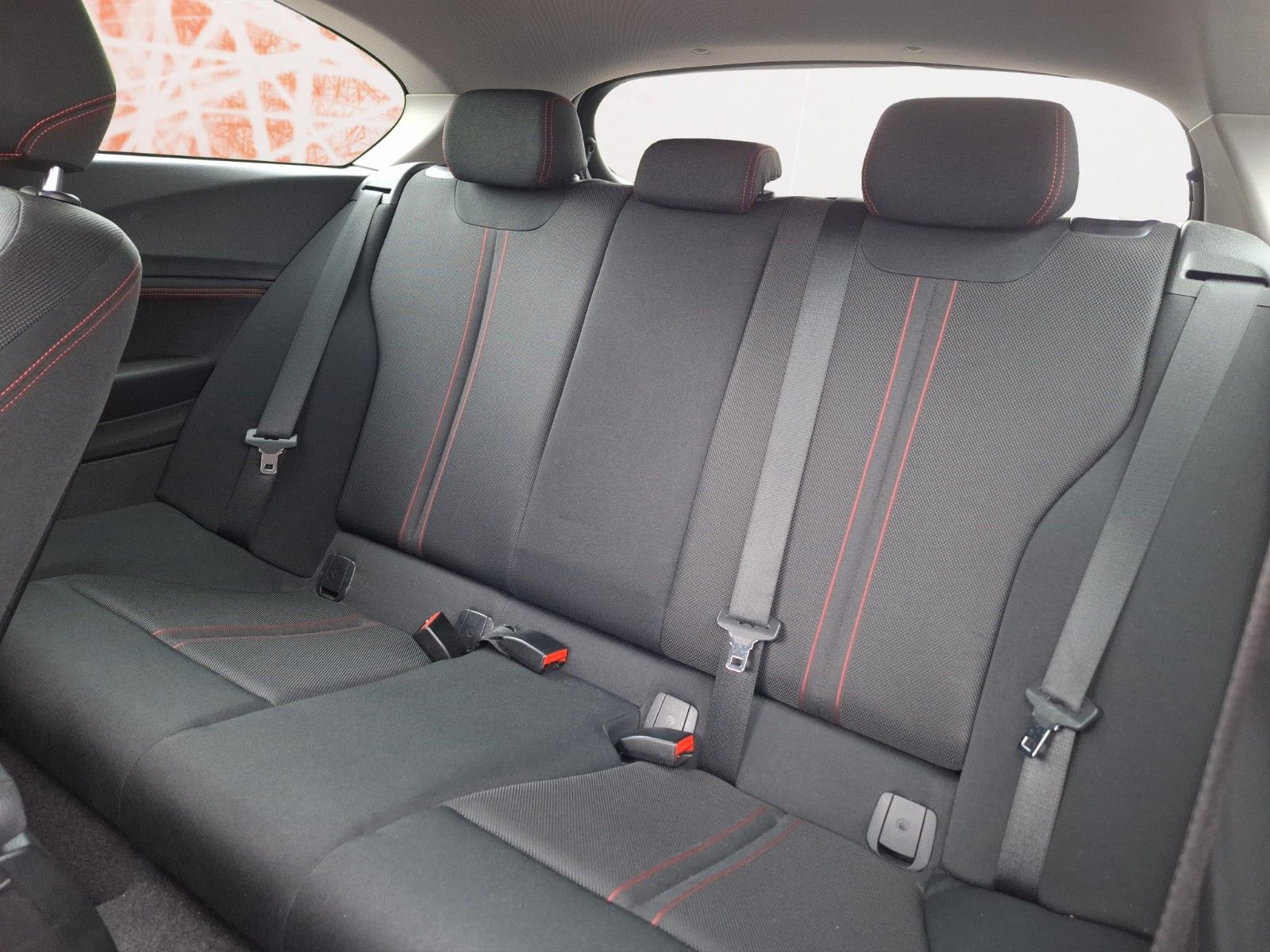 Fahrzeugabbildung BMW 118 d Sport Line ! 1te Hand ! LED ! TOP !