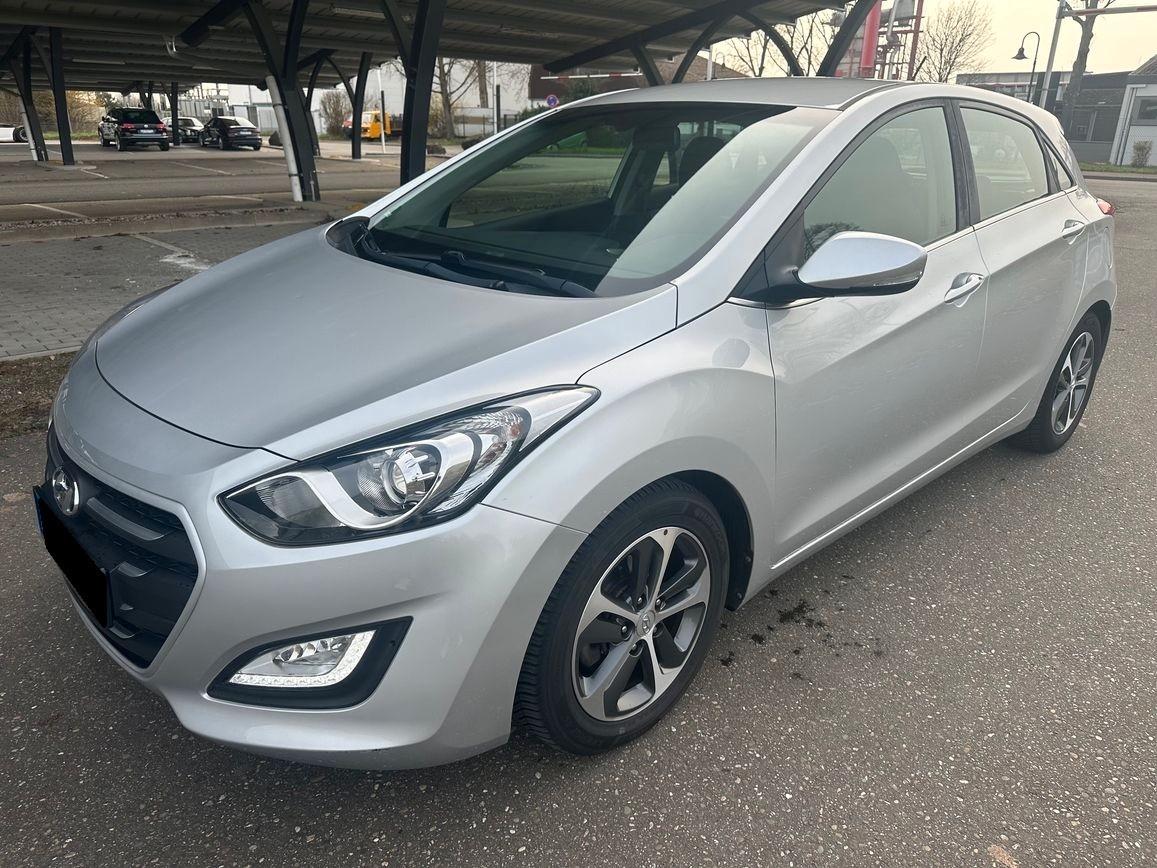 Hyundai i30 1.6 GDI Style AUTOMATIK AHK gepflegt!
