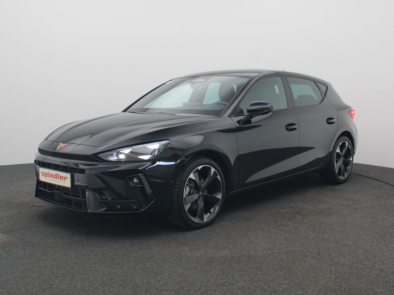 Cupra Leon 1.5 eTSI DSG Navi FullLink LED RFK ACC foto 2