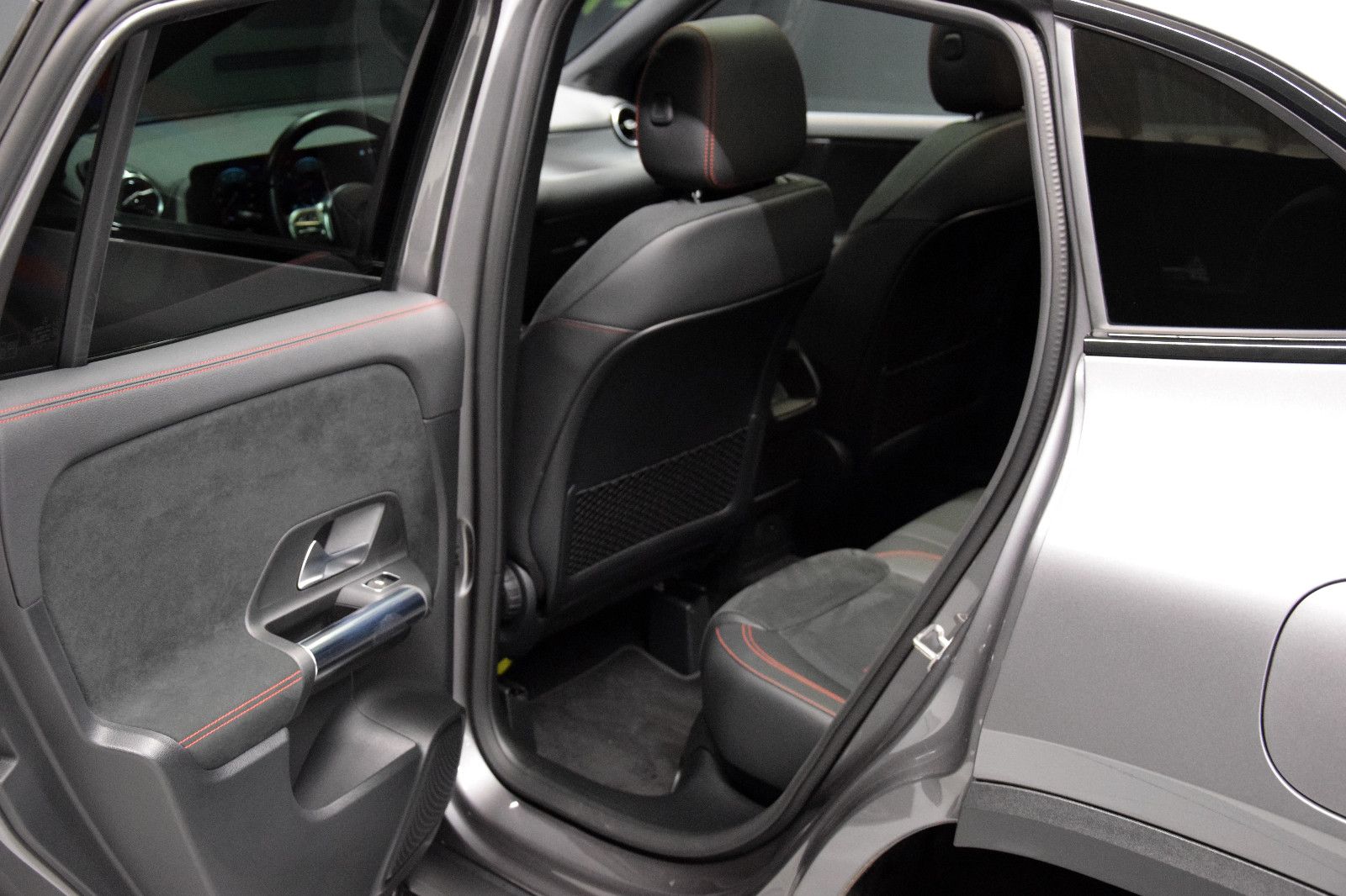 Fahrzeugabbildung Mercedes-Benz GLA 200 AMG-Line LED Kamera Business Pano