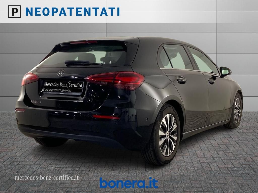 Mercedes-Benz Mercedes Classe A 180 180 D Advanced 8G-DCT imagem 3