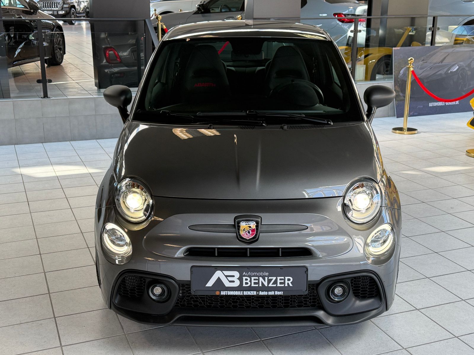 Fahrzeugabbildung Fiat Abarth 695Competizione/CARBON-SITZE/CARBON/BEATS