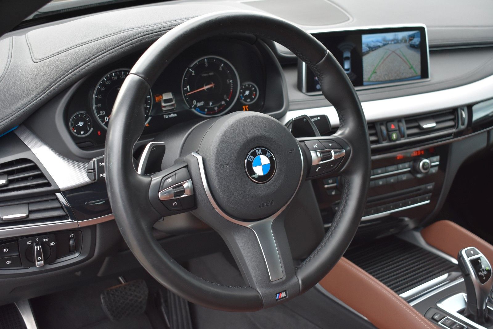 Fahrzeugabbildung BMW X6 xDrive 30 d M Sport Keyless-Go GSD HUD