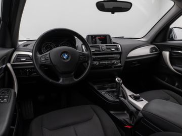 Fahrzeugabbildung BMW 116i Advantage Sitzhzg PDChint. Geschwindigkeit