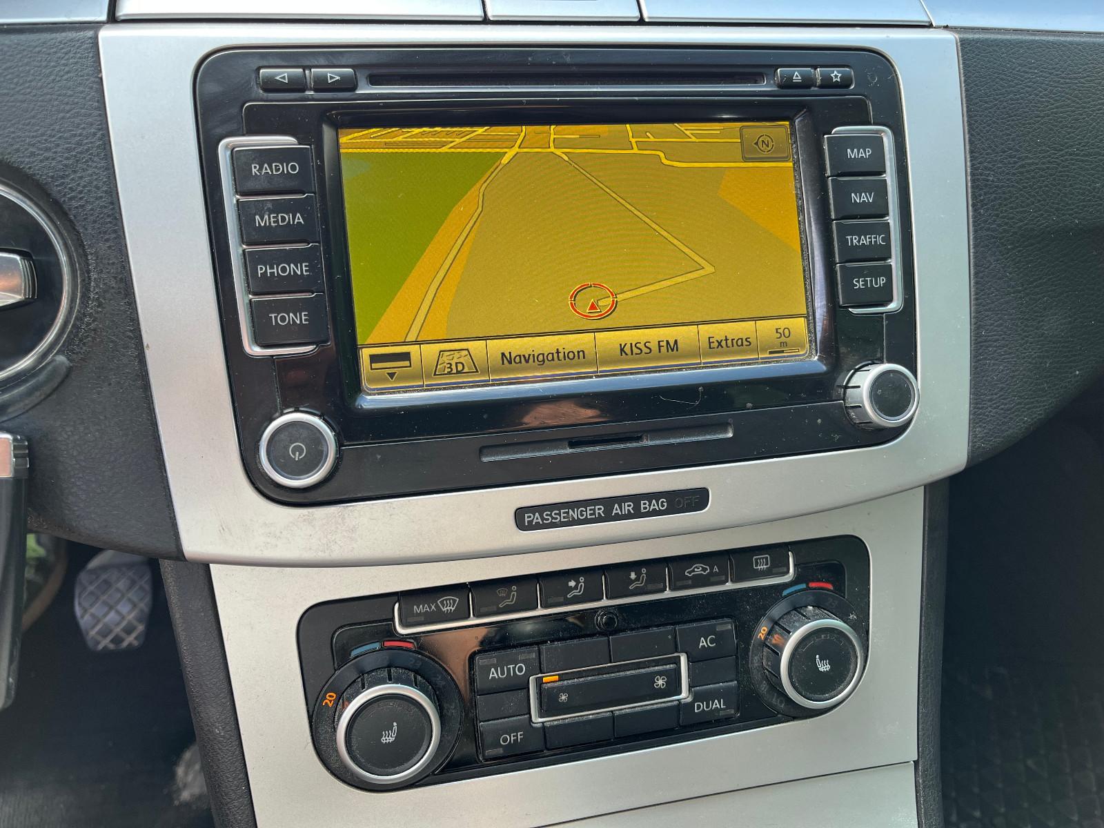 Volkswagen Passat 2010 — photo 32