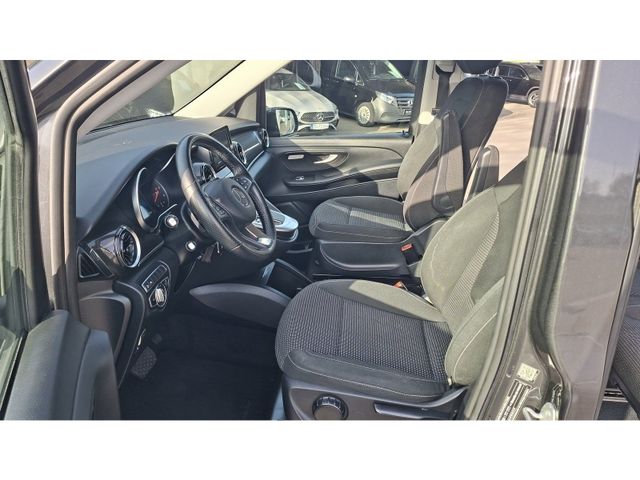 Mercedes-Benz V 220