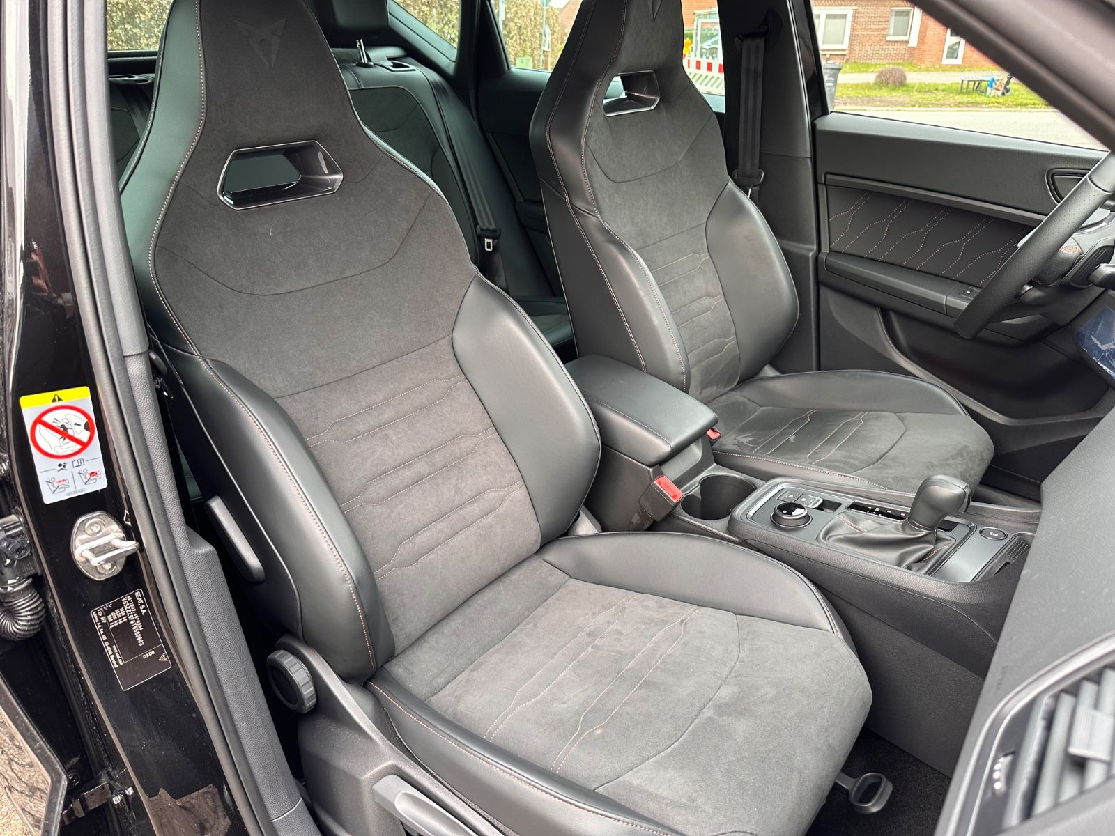 Fahrzeugabbildung CUPRA Ateca 1.5 TSI DSG ACC/Navi/SHZG/eHeck/LED/Travel