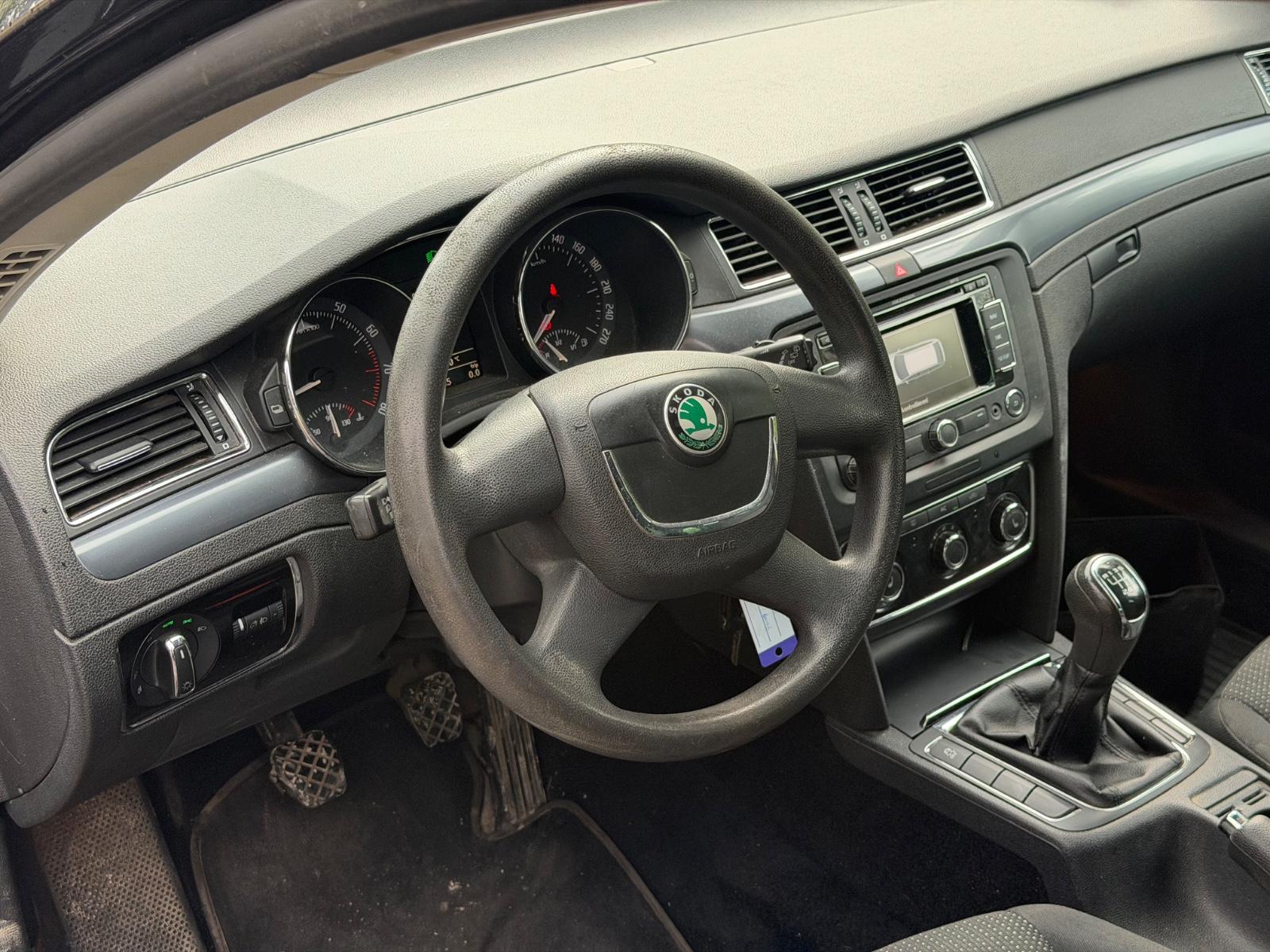 Skoda Superb 2010 — photo 9
