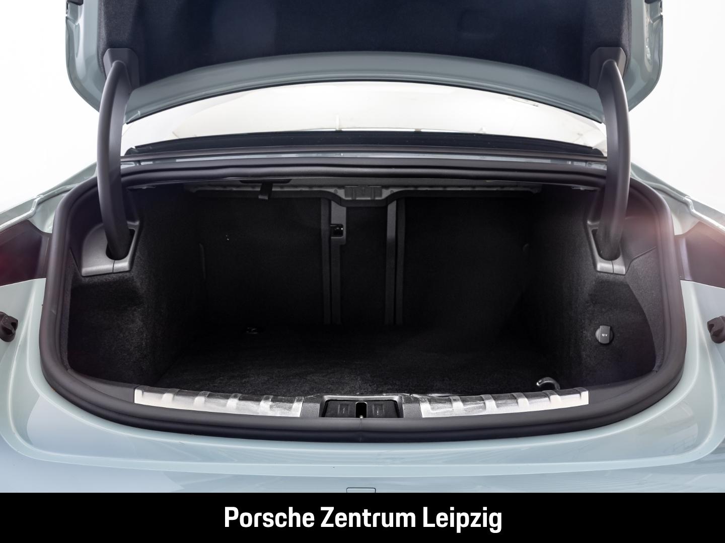 Porsche Taycan Turbo Burmester ActiveRide Nachtsicht