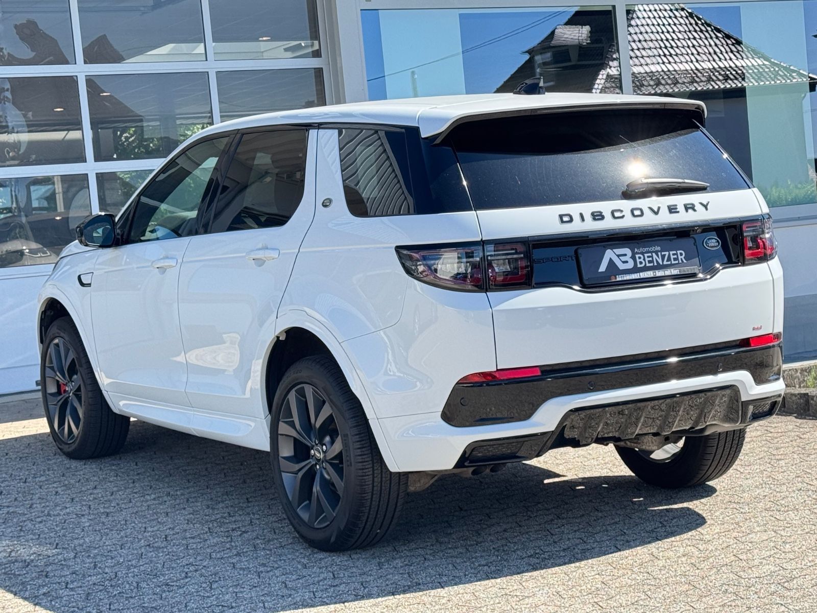 Fahrzeugabbildung Land Rover Discovery Sport R-Dynamic /MERIDIAN/CARPLAY/KAM