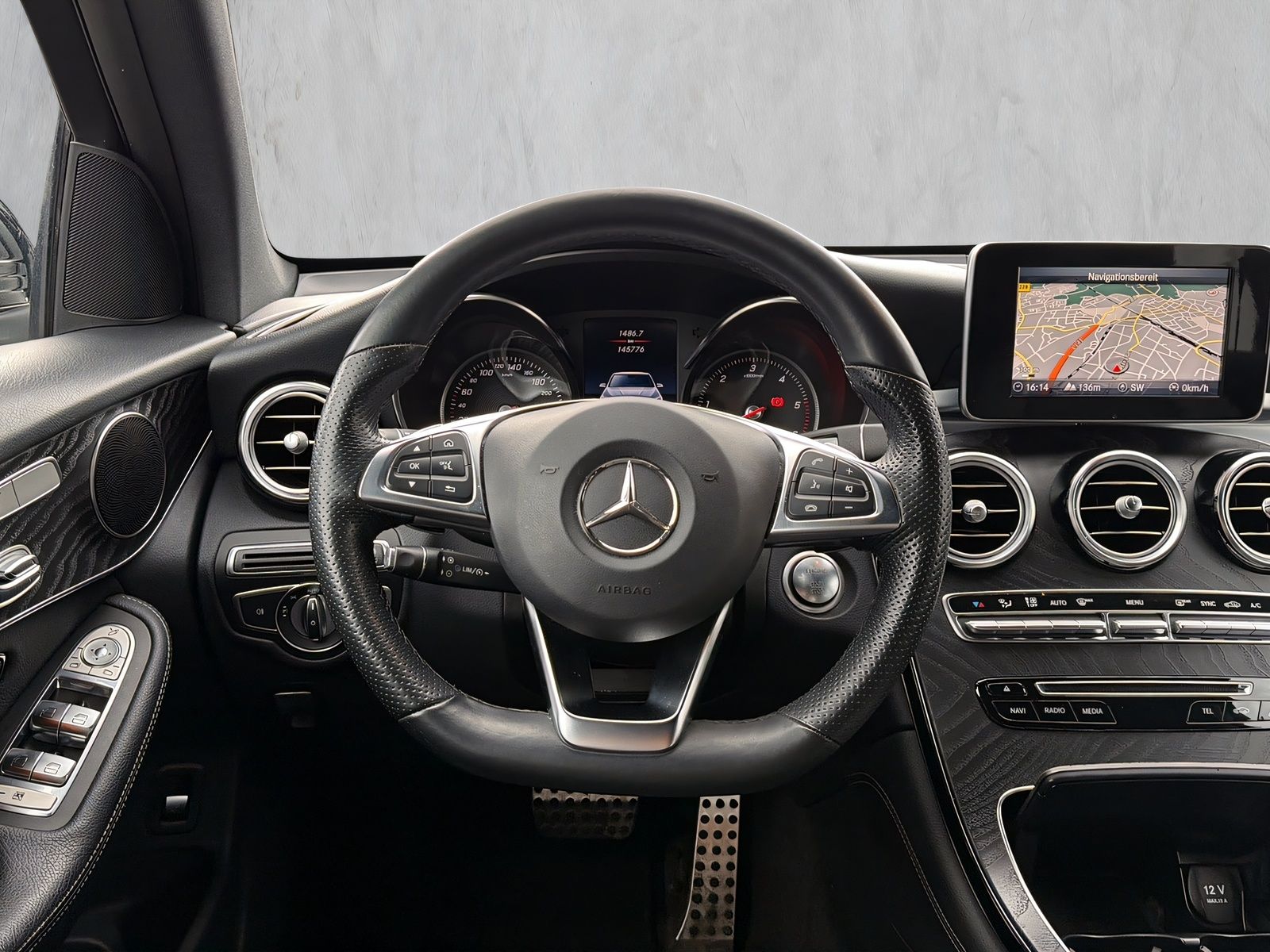 Fahrzeugabbildung Mercedes-Benz GLC 250 d Coupe AMG 4Matic MEMORY LED AHK KAMERA