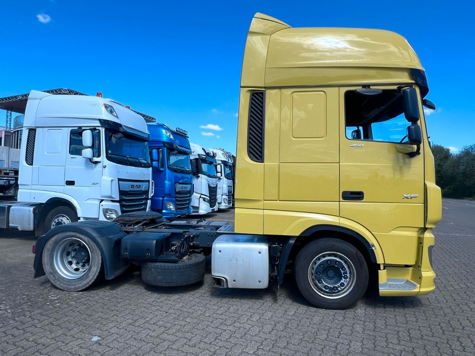 Fahrzeugabbildung DAF XF 450 FT, Low Deck, Intarder, Bj.2021