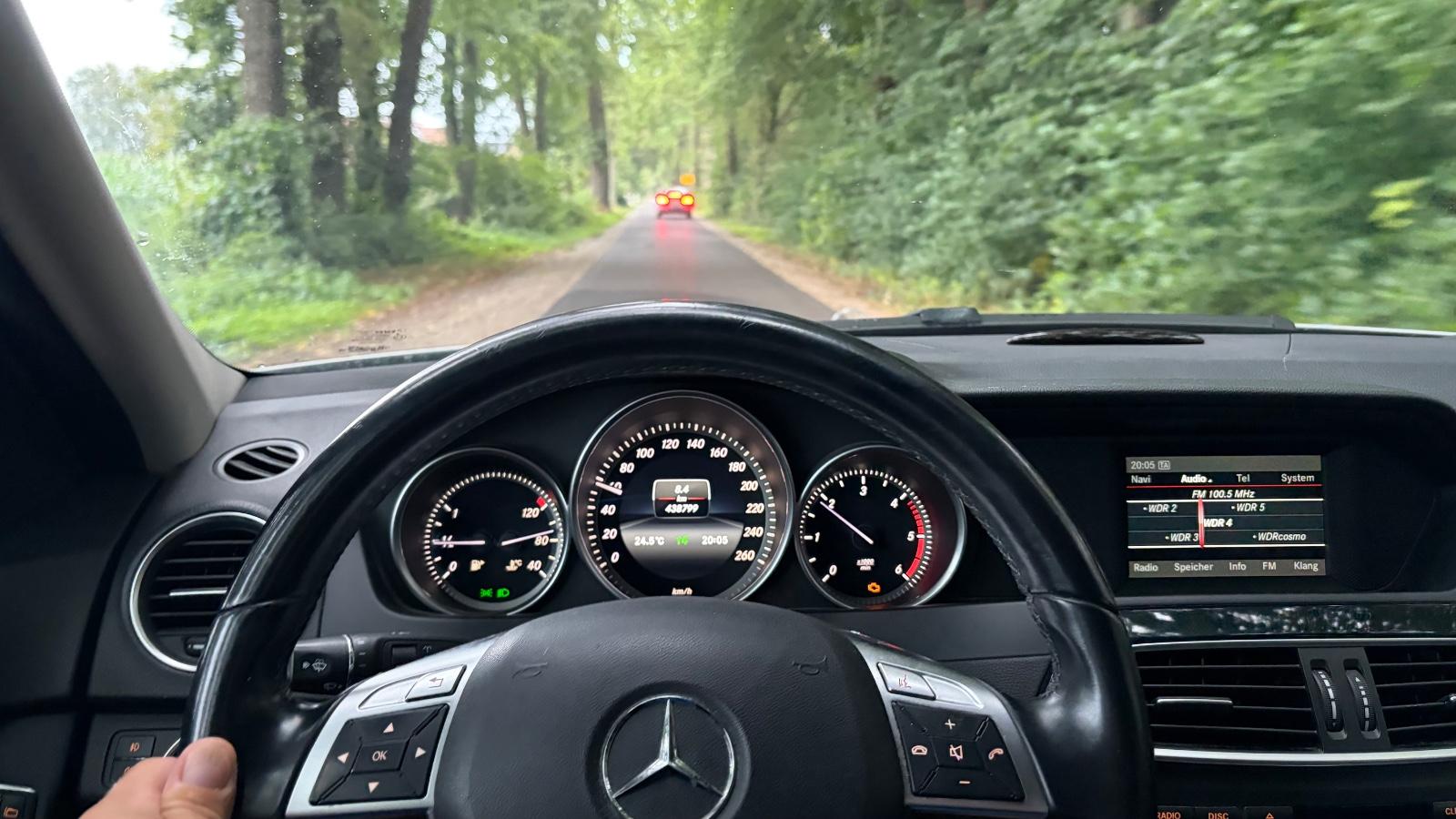Mercedes-Benz C220 2014 — photo 12