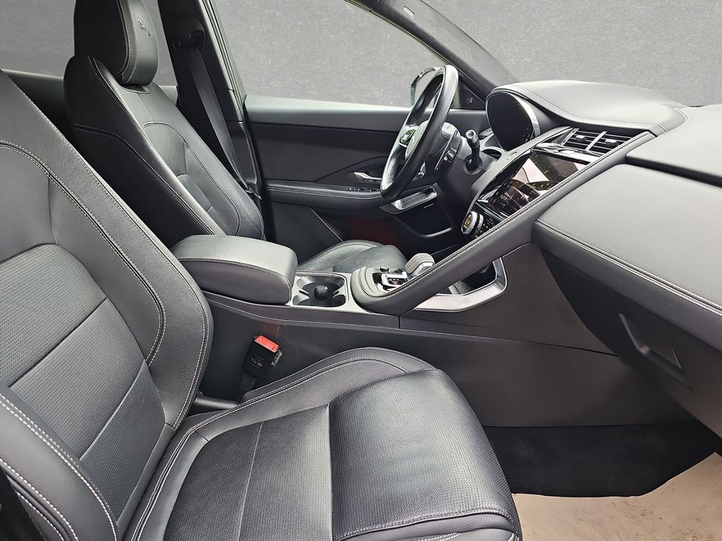 Jaguar E-Pace P300e AWD R-Dynamic SE
