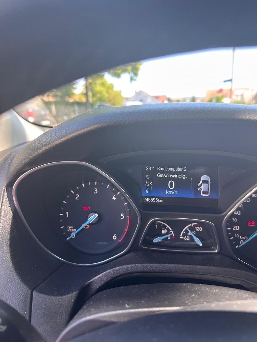 Ford Focus 2015 — photo 14