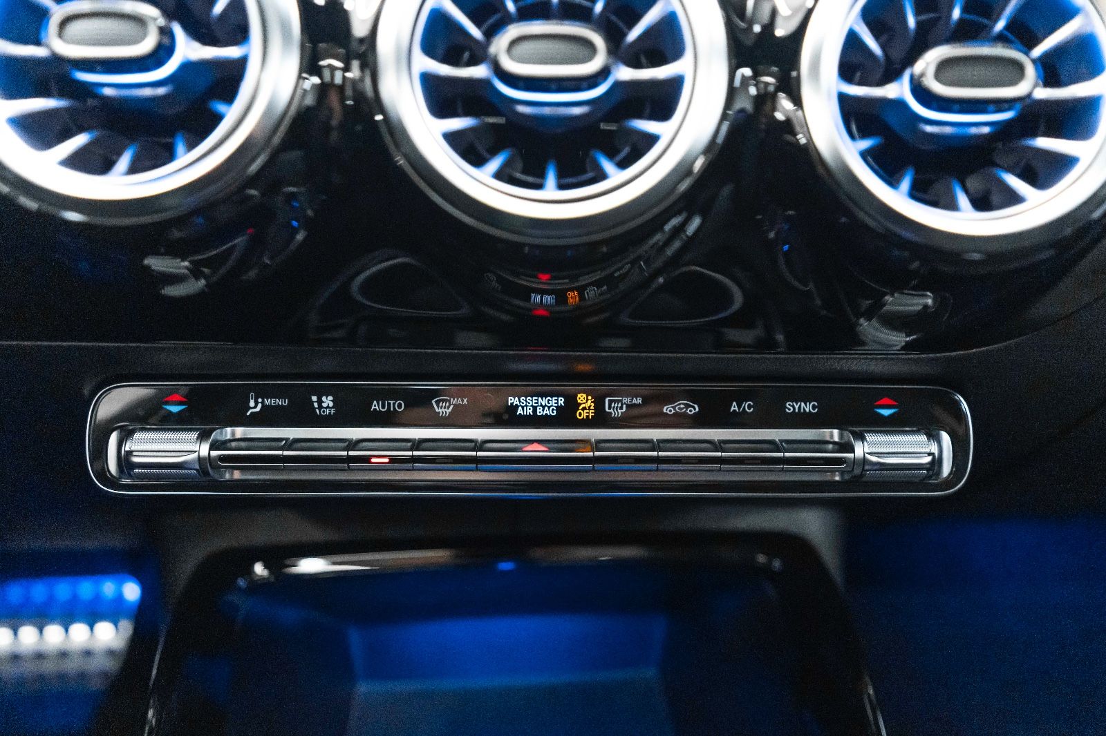 Fahrzeugabbildung Mercedes-Benz CLA 45 AMG 4MATIC 360° LED ALC AMBIENTE SZH NAV