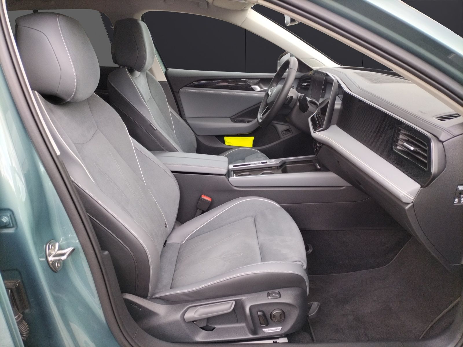 Fahrzeugabbildung Volkswagen Passat Business eTSI DSG LED ACC AHK SHZ Massage