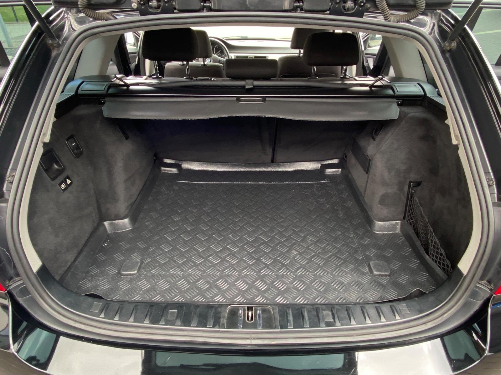 BMW 318 2012 — photo 10