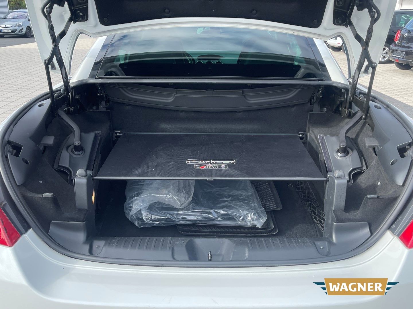 Fahrzeugabbildung Peugeot 308 CC Cabrio-Coupe Premium Klimaautomatik