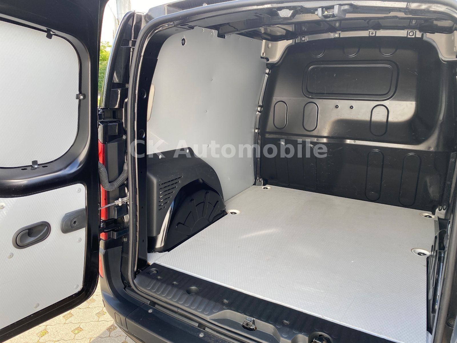 Fahrzeugabbildung Mercedes-Benz Citan 111 CDI Kasten Lang/Klima/Navi/Kamera/AHK