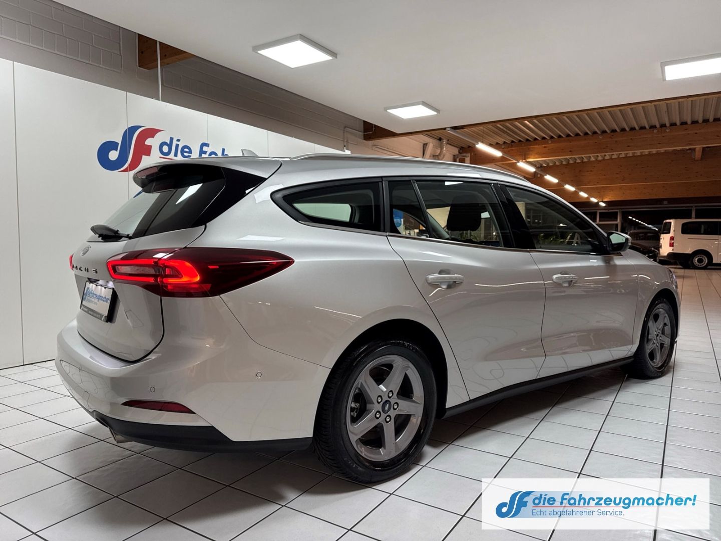 Fahrzeugabbildung Ford Focus Turnier Titanium Navi LED ACC El. Heckklap