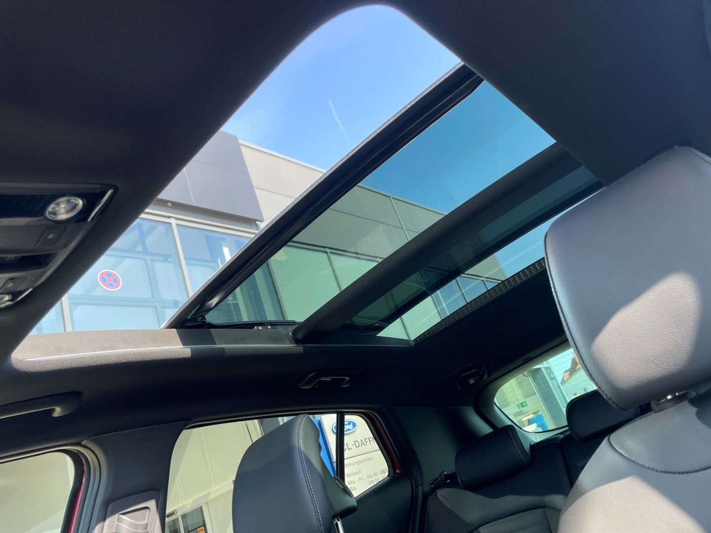 Fahrzeugabbildung Kia Sportage GT Line LED AHK Memory Verkehrszeichen