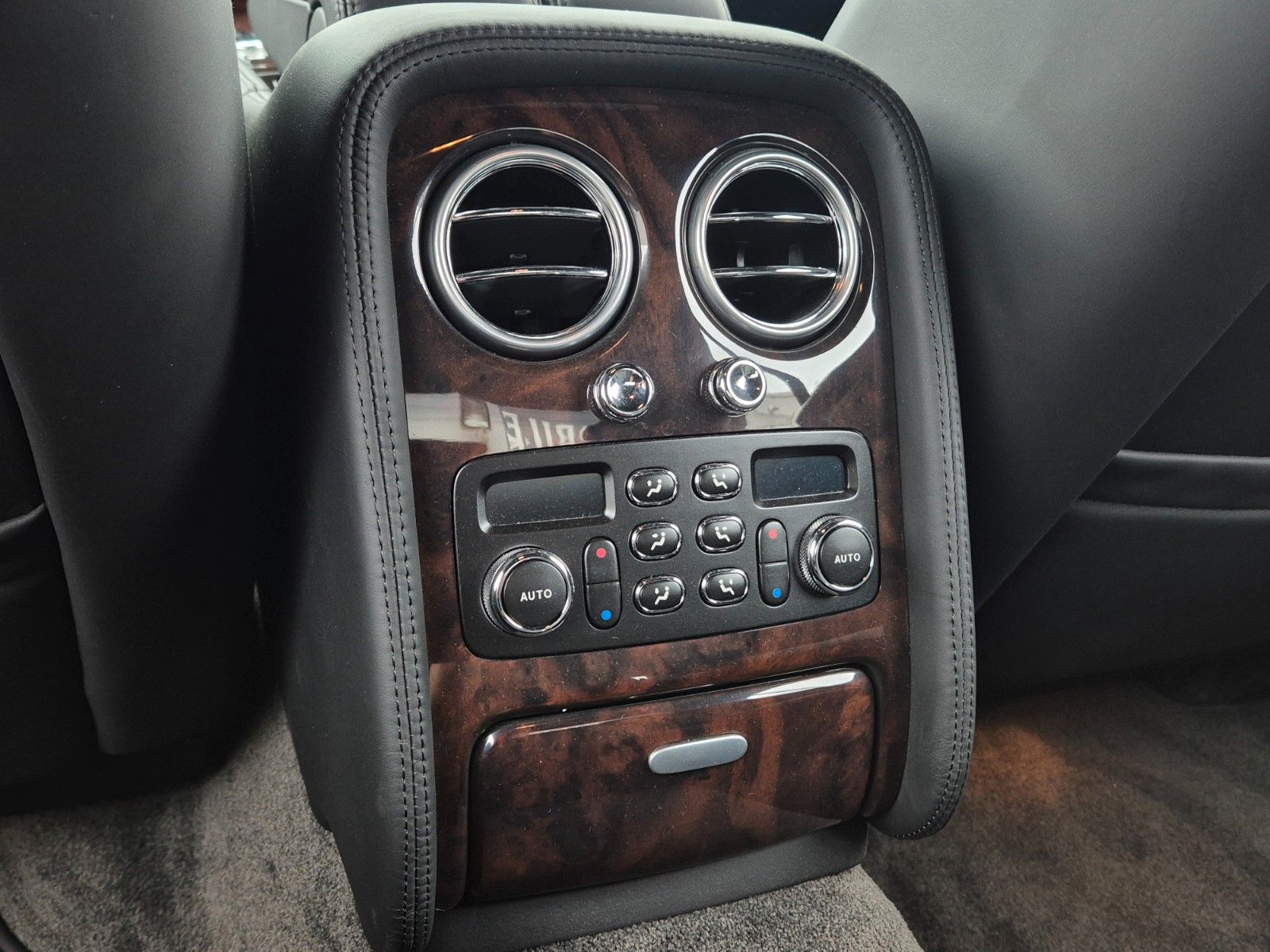 Fahrzeugabbildung Bentley Continental Flying Spur/Ausnahmezustand/Orig. km