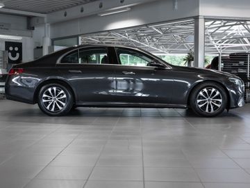 Mercedes E 200 - 4