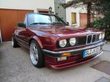 BMW 320 i   Cabrio - BMW aus 1990: Cabrio