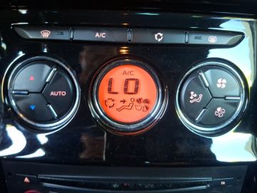 Citroën DS3 SoChic 1.2 VTi 82 °SHZ°PDC°Tempomat°Allwette