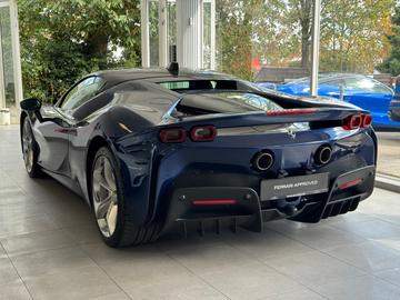2022 Ferrari SF90 照片 6