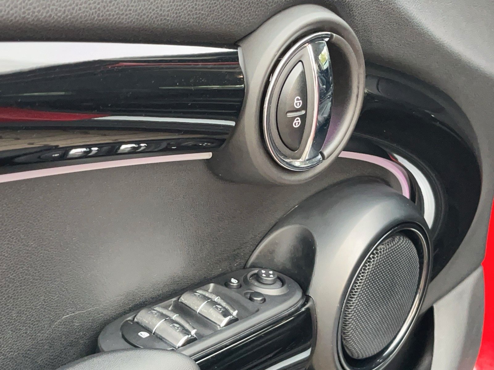 Fahrzeugabbildung MINI COOPER 5-trg.*Keyless*Navi*PDC*Aktionsangebot