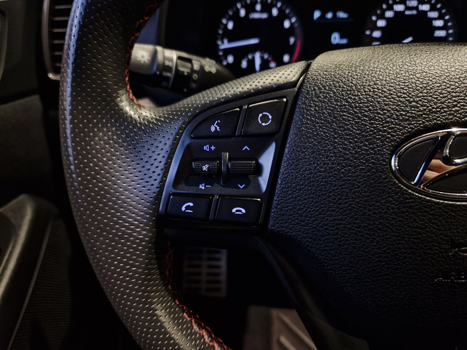 Fahrzeugabbildung Hyundai TUCSON N-Line PANO LED RFK 19"