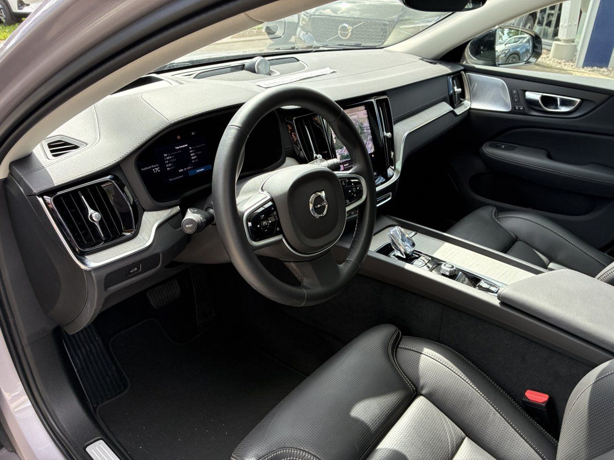 Volvo V60 B4 Ultra Dark *Massage, Head-Up, B&W* foto 10