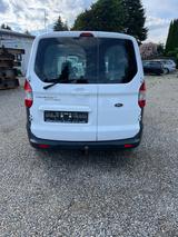Ford Courier - Ford Courier: Kleinbus