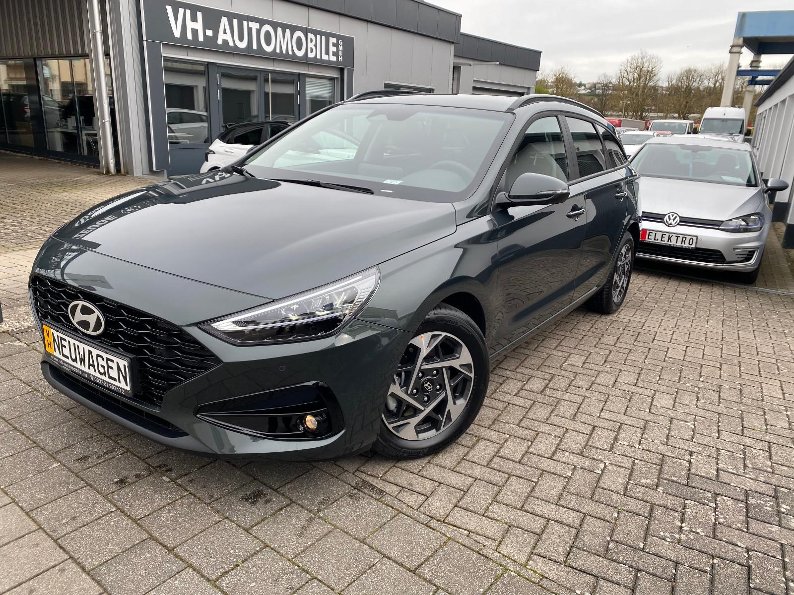 Hyundai i30 cw DCT*NAVI*LED SW*PDC vo&hi&R.KAMERA*WINTER