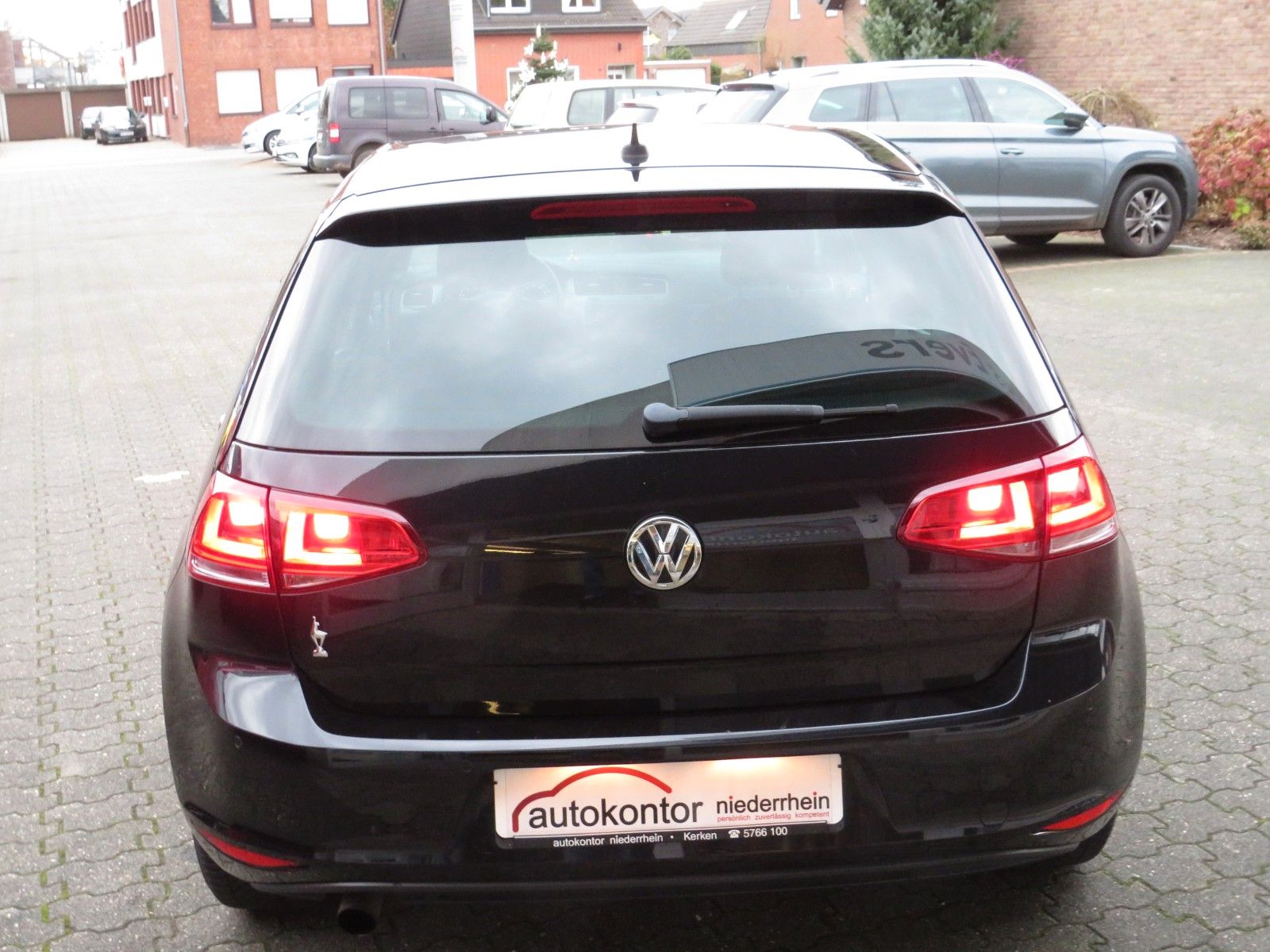 Fahrzeugabbildung Volkswagen Golf VII Lim. Lounge BMT