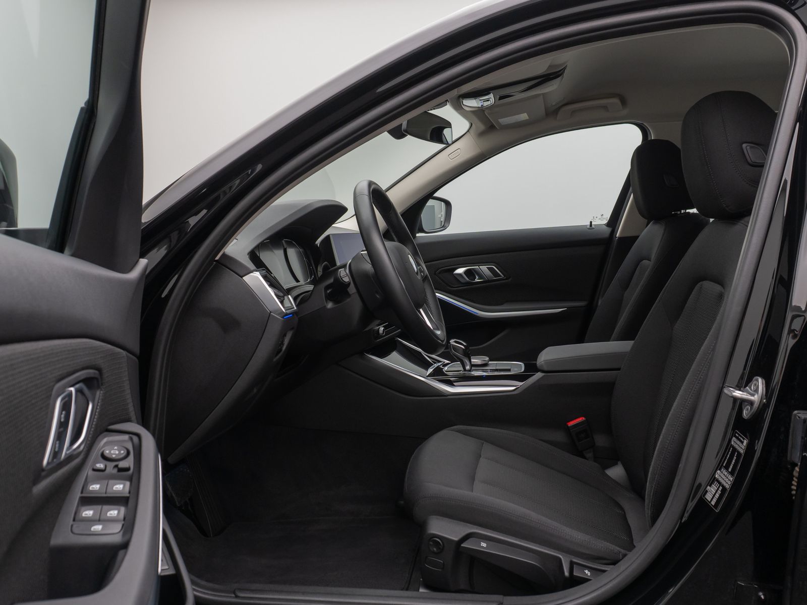 Fahrzeugabbildung BMW 320i CockPit+ DAB PDC LED Lordos Sitzhzg Komfort