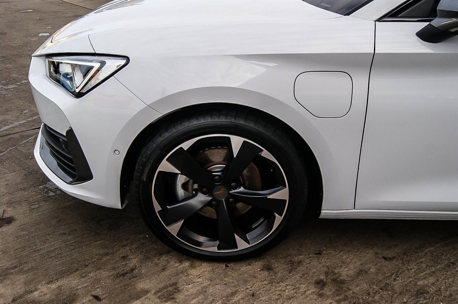 Fahrzeugabbildung CUPRA Leon Sportstourer e-HYBRID VIRTUAL ACC XL 1HAND