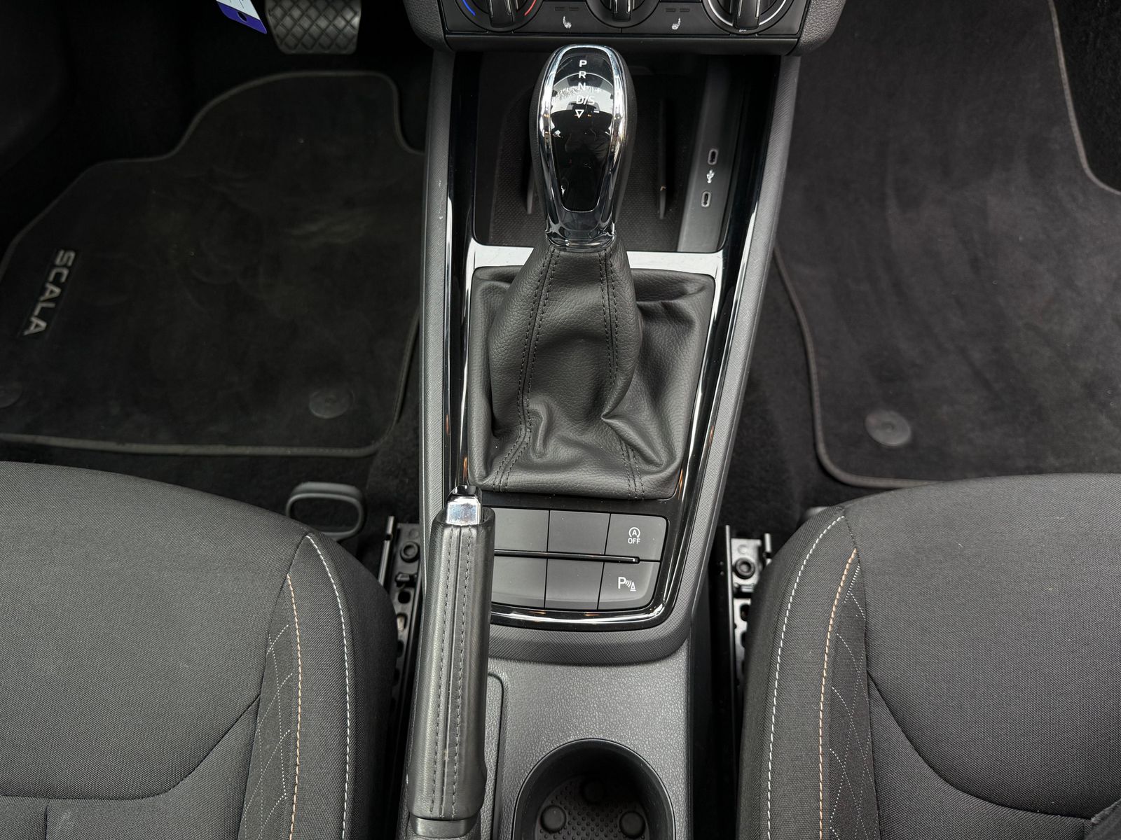 Fahrzeugabbildung SKODA Scala 1.0 TSI DSG Ambition LED+NAV+SHZ+VIRT+TEMP