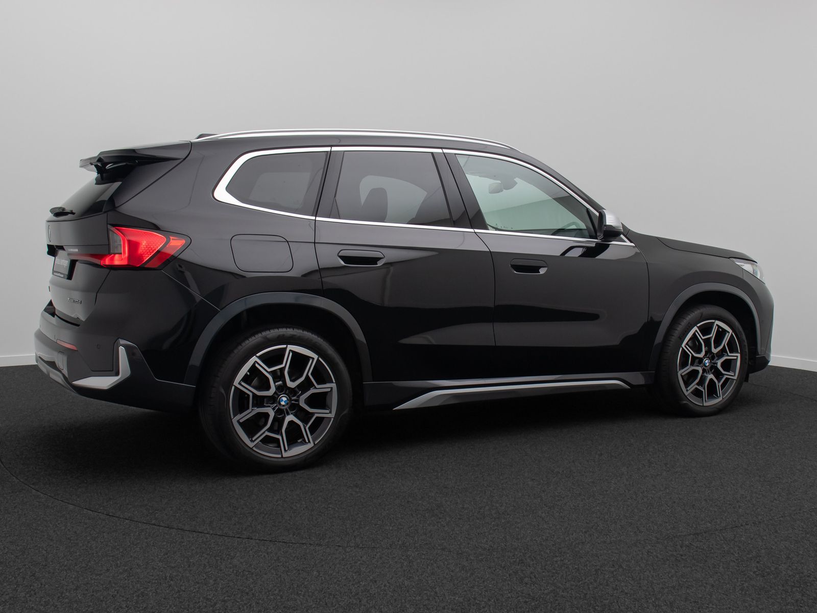 Fahrzeugabbildung BMW X1 xD20d xLine Kamera H/K AHK DAB Panorama 19"