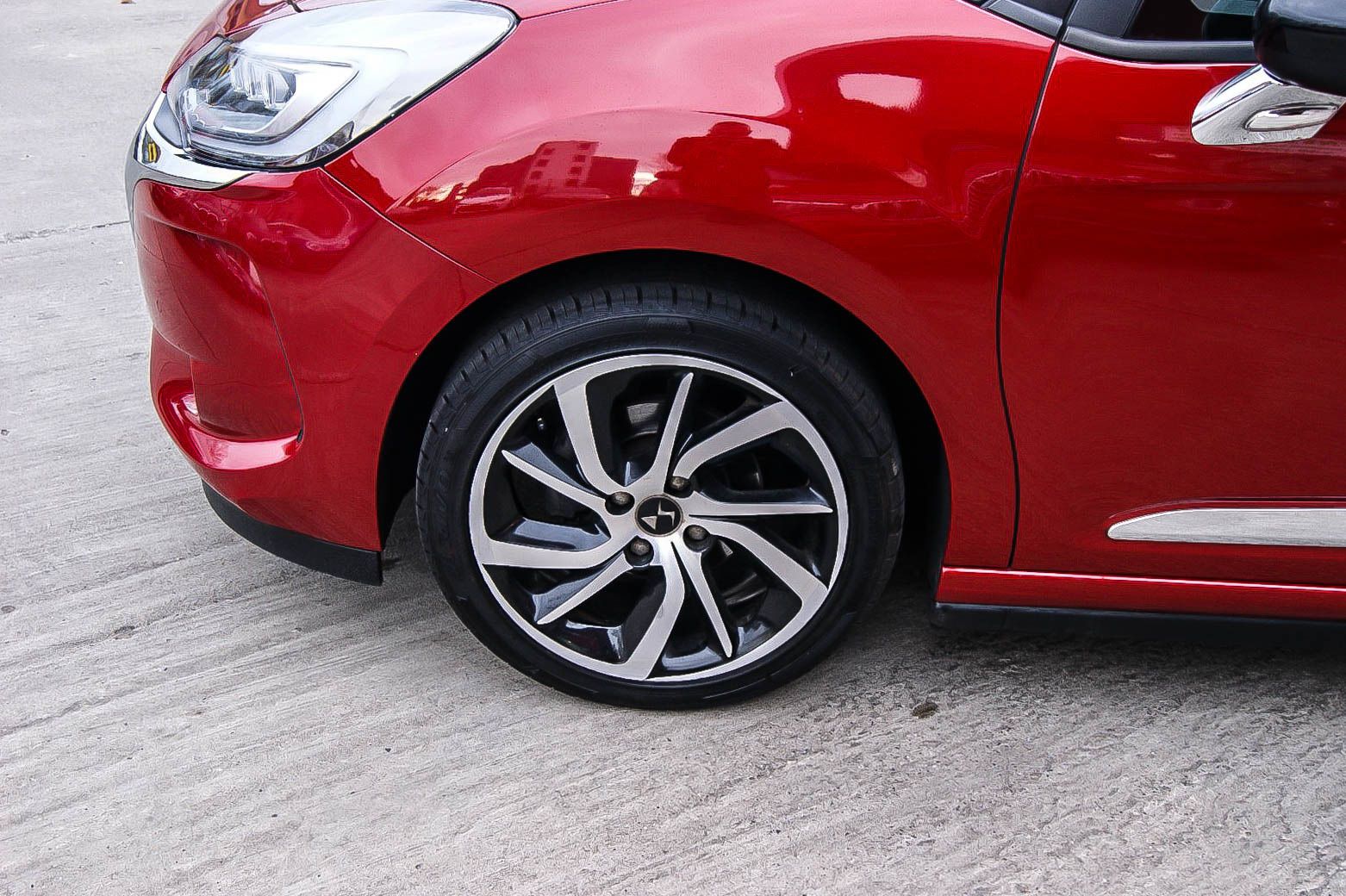 Fahrzeugabbildung Andere DS 3 SportChic Automatik LED VISION STYLE-PAKET