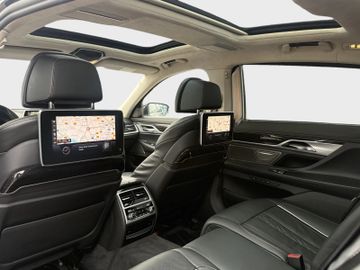 BMW 740 - 11