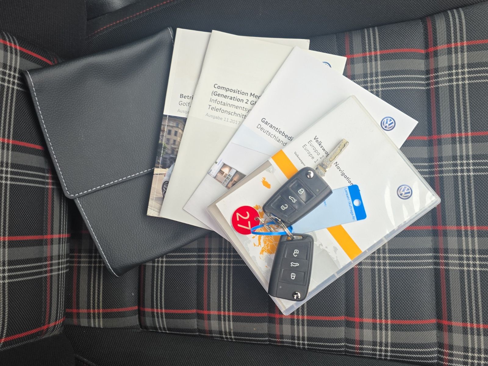 Fahrzeugabbildung Volkswagen Golf VII GTI PERFORMENCE+LED+DIGITAL TACHO+PDC