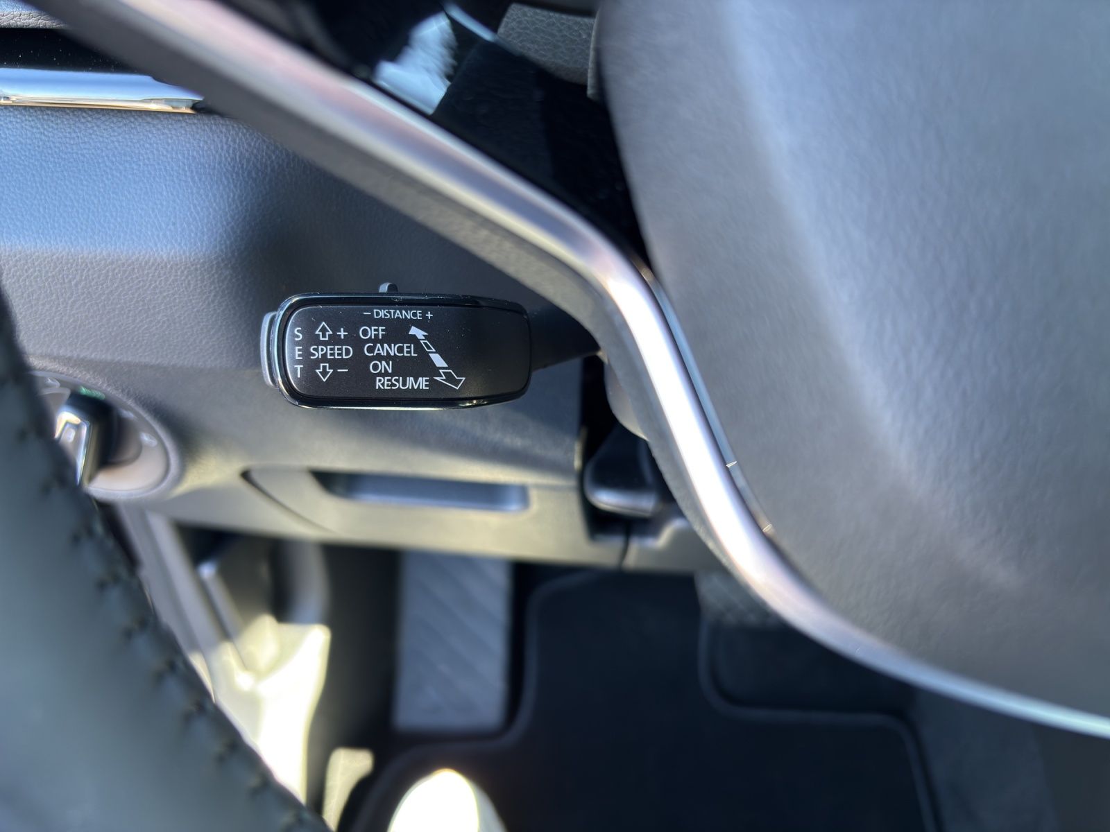 Fahrzeugabbildung SKODA Karoq Balance 1.5 TSI DSG AHZ LED RFK SH ACC Cli